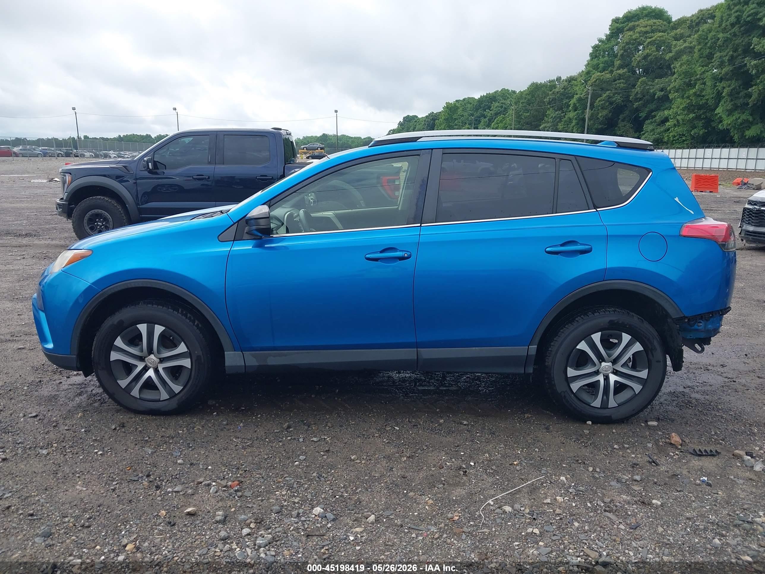 2018 TOYOTA RAV4 LE