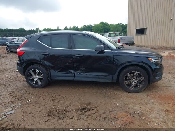 2022 VOLVO XC40 T5 INSCRIPTION
