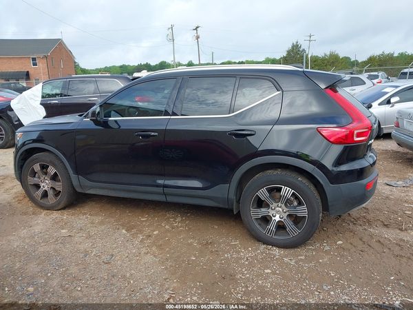 2022 VOLVO XC40 T5 INSCRIPTION
