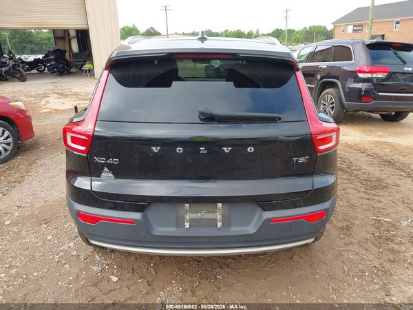 2022 VOLVO XC40 T5 INSCRIPTION
