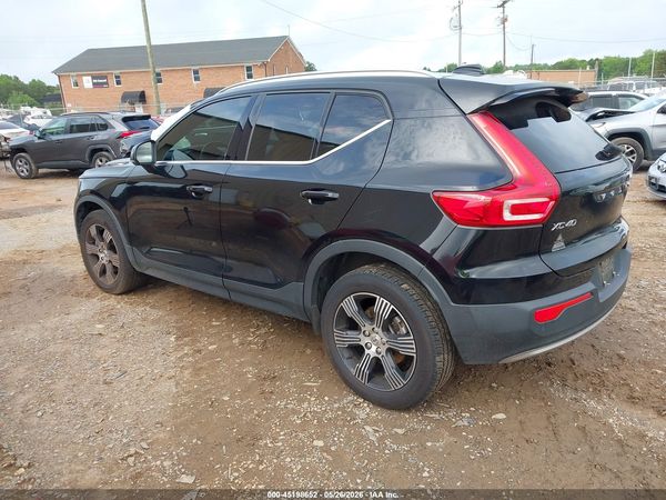 2022 VOLVO XC40 T5 INSCRIPTION