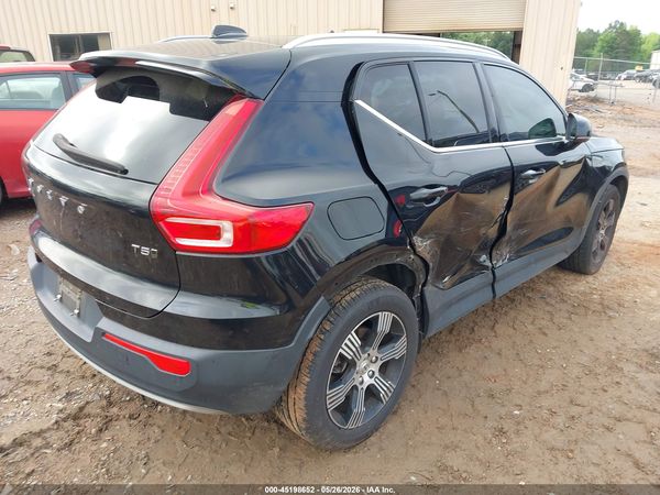 2022 VOLVO XC40 T5 INSCRIPTION