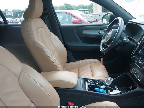 2022 VOLVO XC40 T5 INSCRIPTION