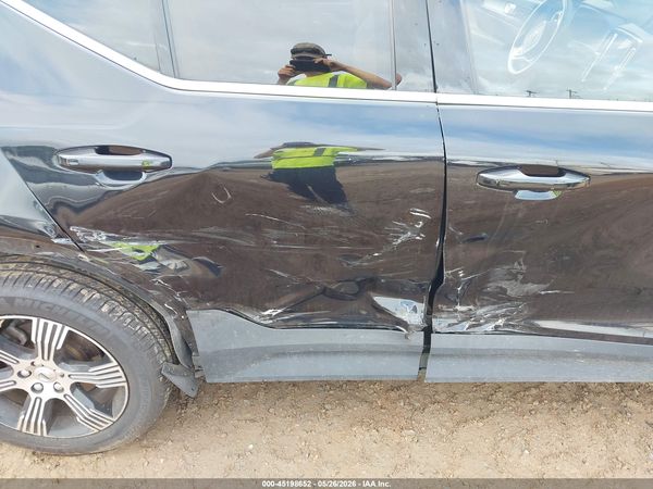 2022 VOLVO XC40 T5 INSCRIPTION