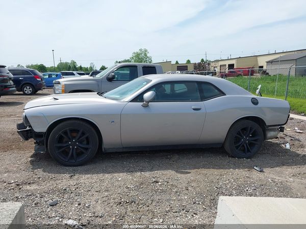 2016 DODGE CHALLENGER SXT