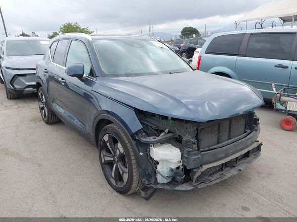 2019 VOLVO XC40 T5 INSCRIPTION