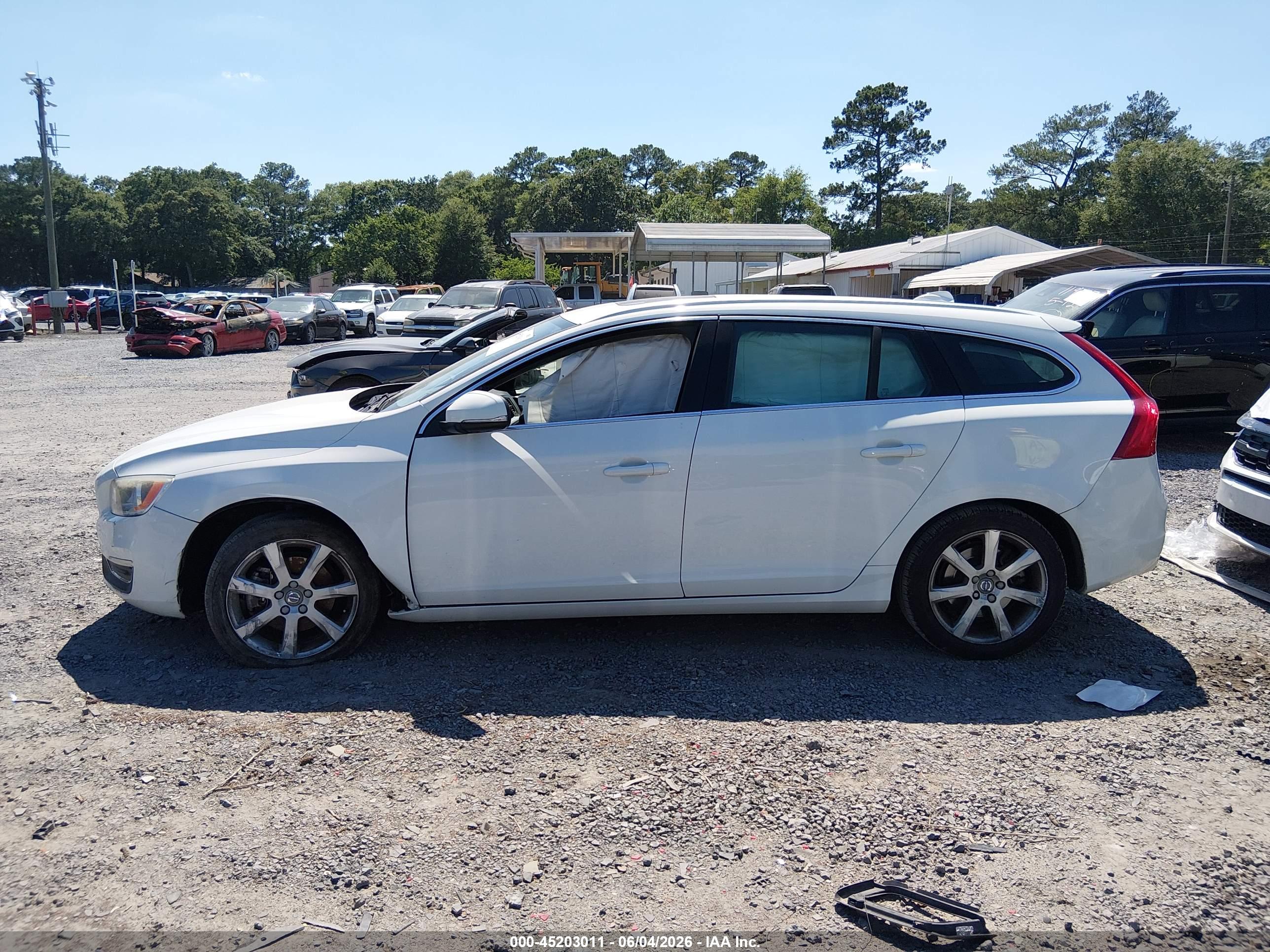 2016 VOLVO V60 T5 DRIVE-E PREMIER