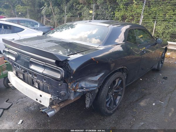 2016 DODGE CHALLENGER SXT