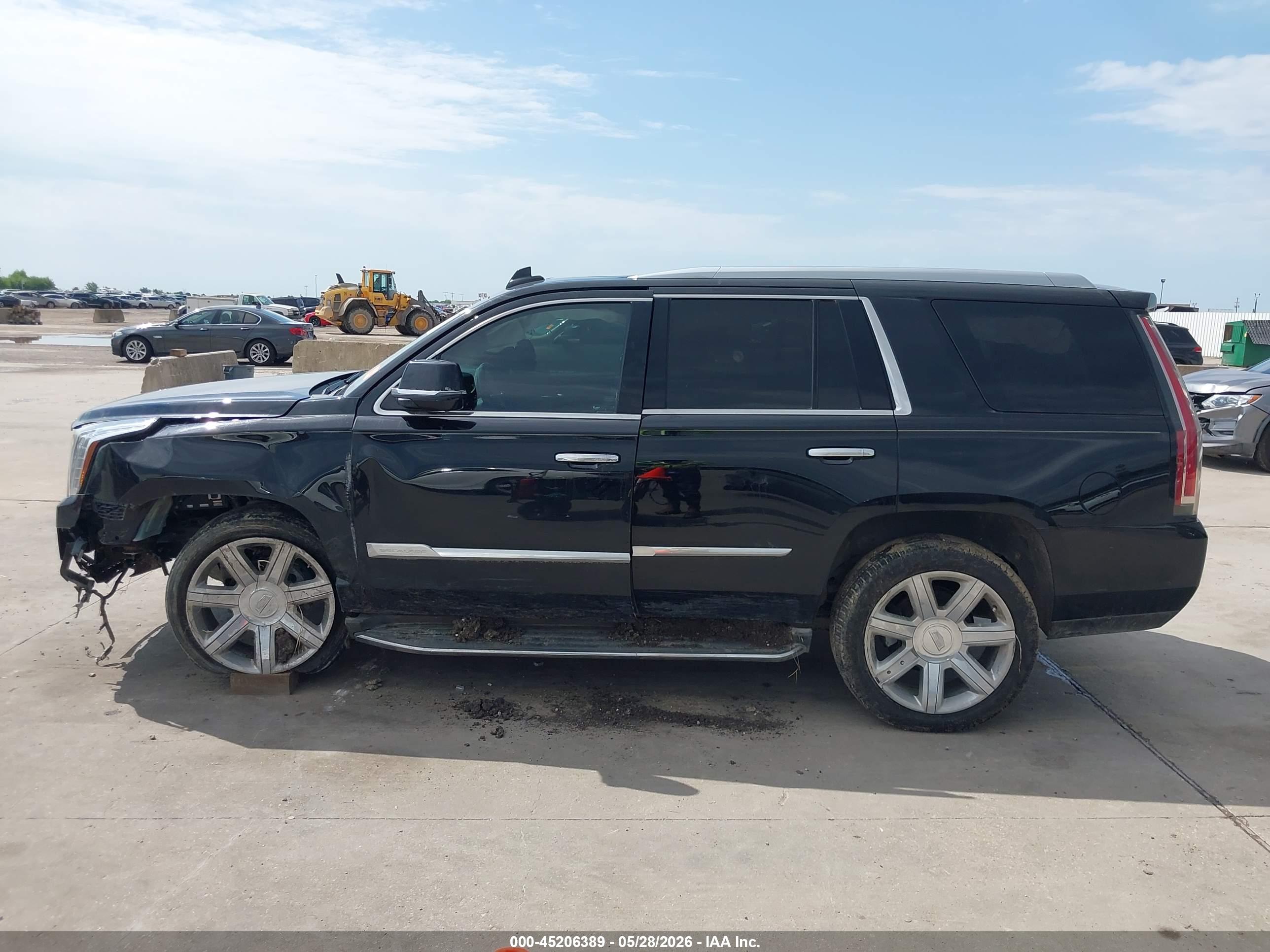 2019 CADILLAC ESCALADE LUXURY