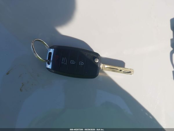 2016 KIA SORENTO 2.4L LX — I11