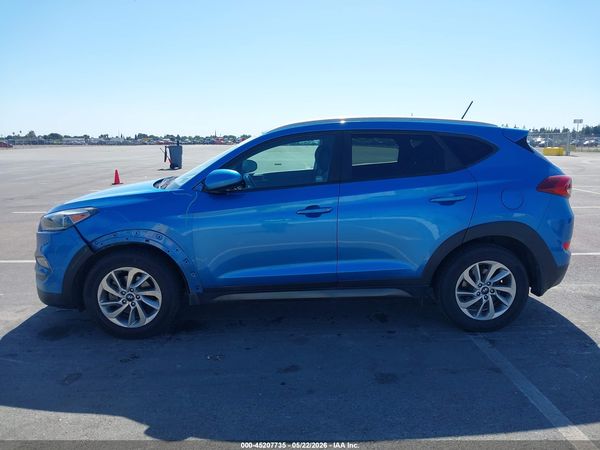 2016 HYUNDAI TUCSON SE