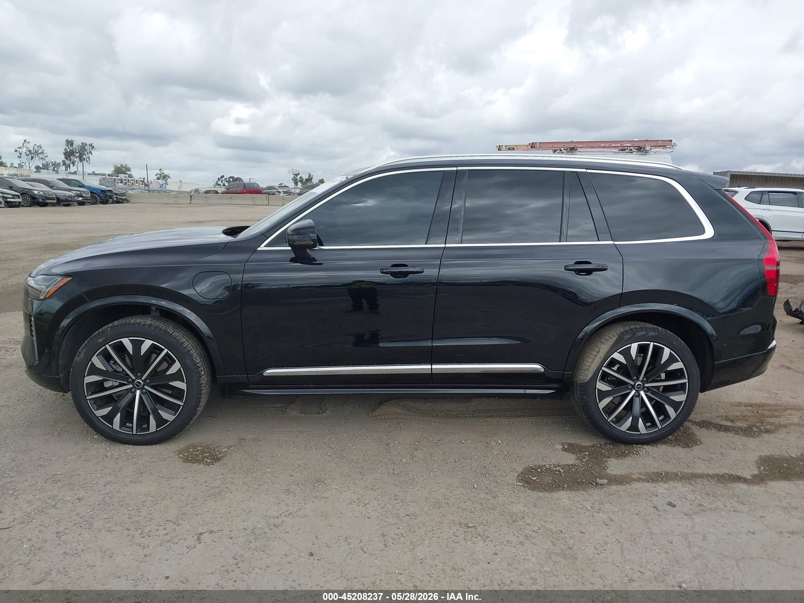 2025 VOLVO XC90 PLUG-IN HYBRID T8 ULTRA 6-SEATER