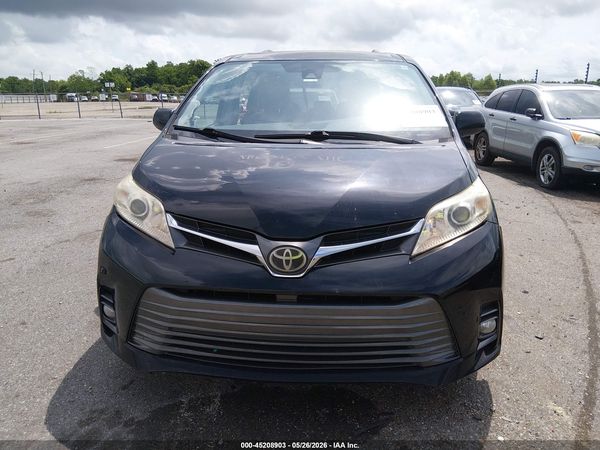 2018 TOYOTA SIENNA XLE 8 PASSENGER