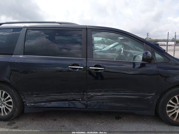 2018 TOYOTA SIENNA XLE 8 PASSENGER