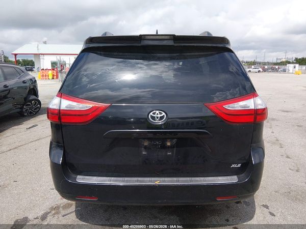 2018 TOYOTA SIENNA XLE 8 PASSENGER