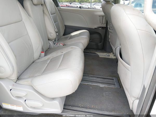 2018 TOYOTA SIENNA XLE 8 PASSENGER
