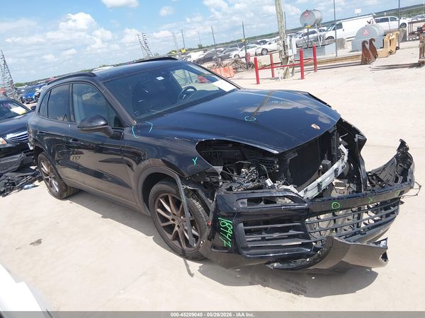 2019 PORSCHE CAYENNE