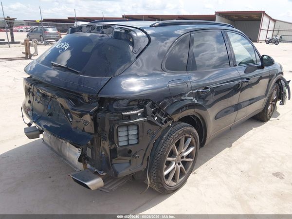 2019 PORSCHE CAYENNE