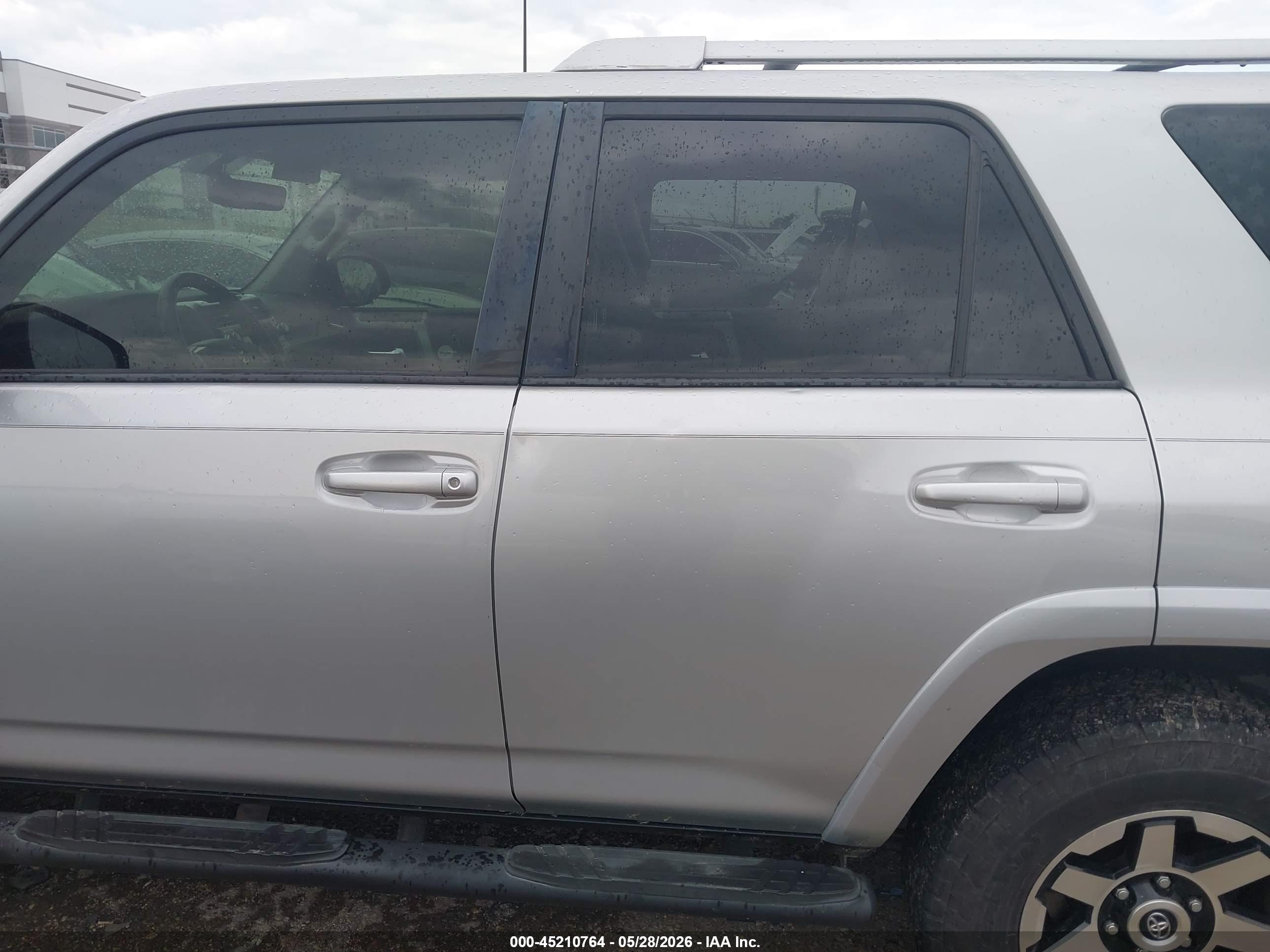 2018 TOYOTA 4RUNNER SR5