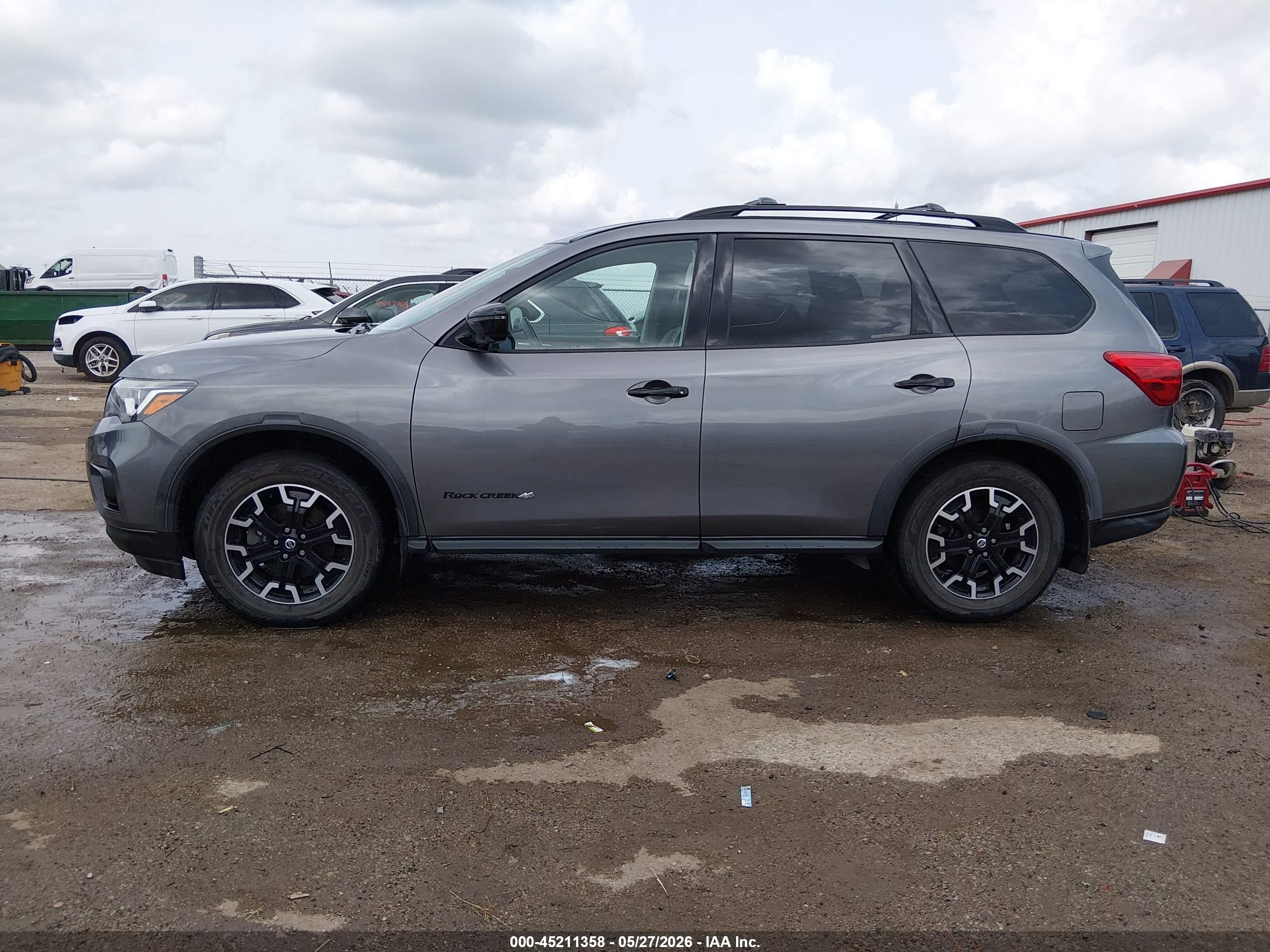 2019 NISSAN PATHFINDER SL