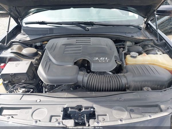 2015 CHRYSLER 300 LIMITED — I10