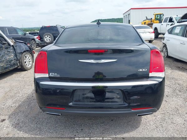 2015 CHRYSLER 300 LIMITED — I119