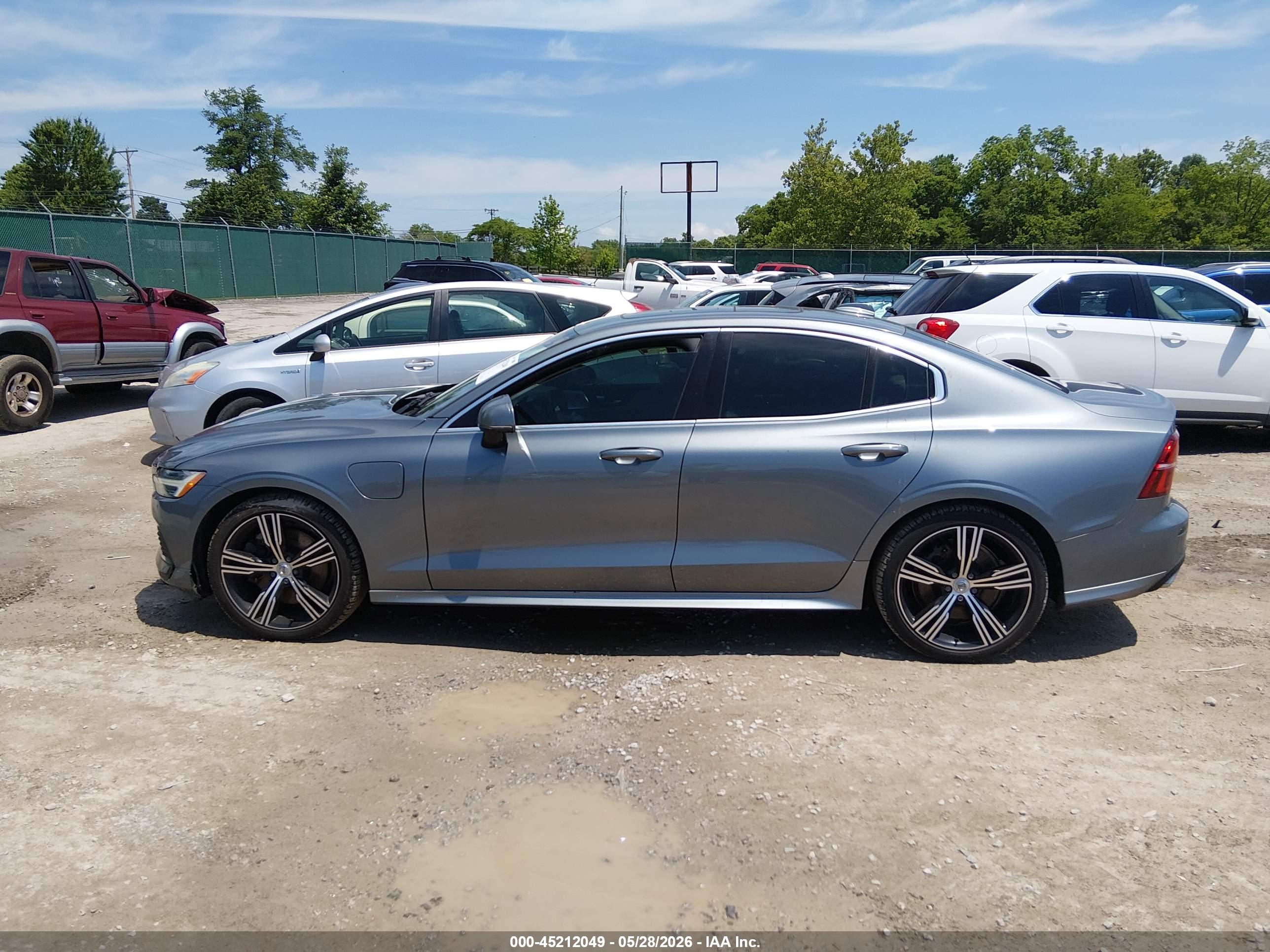 2021 VOLVO S60 RECHARGE PLUG-IN HYBRID T8 INSCRIPTION
