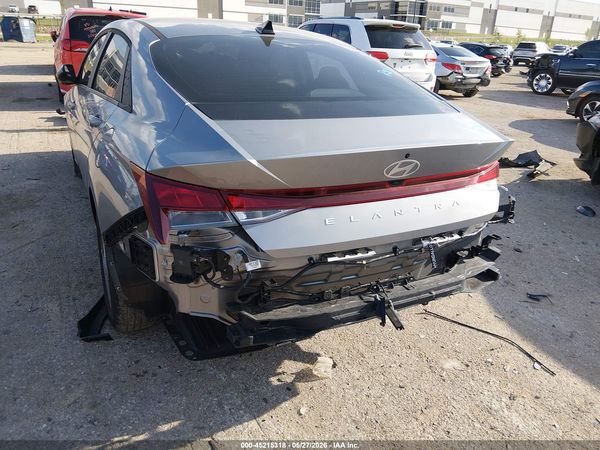 2025 HYUNDAI ELANTRA SE