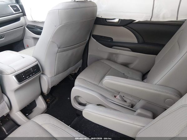 2019 TOYOTA HIGHLANDER LIMITED