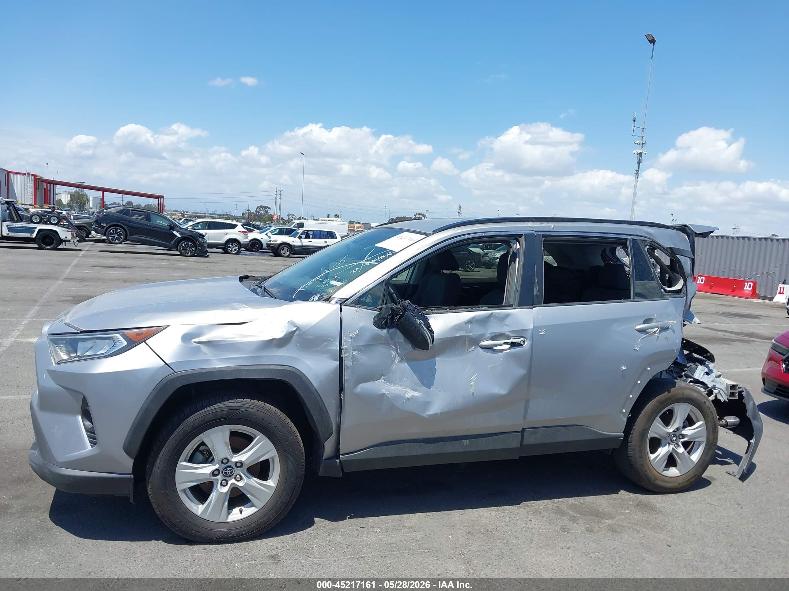2021 TOYOTA RAV4 XLE