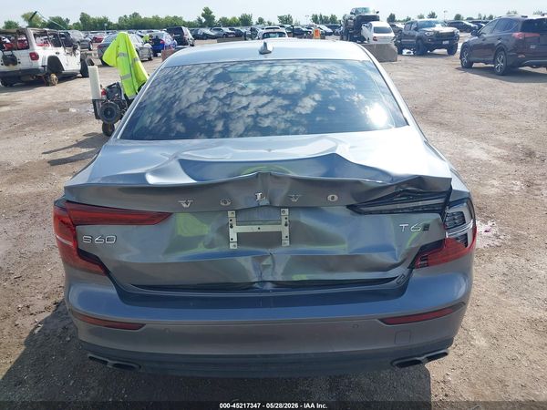 2020 VOLVO S60 T6 MOMENTUM