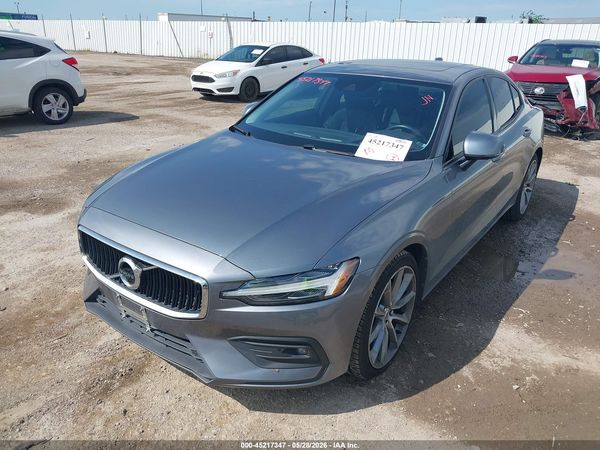2020 VOLVO S60 T6 MOMENTUM