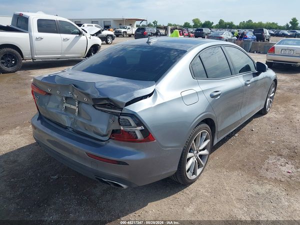 2020 VOLVO S60 T6 MOMENTUM