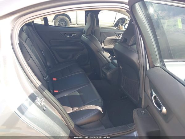 2020 VOLVO S60 T6 MOMENTUM