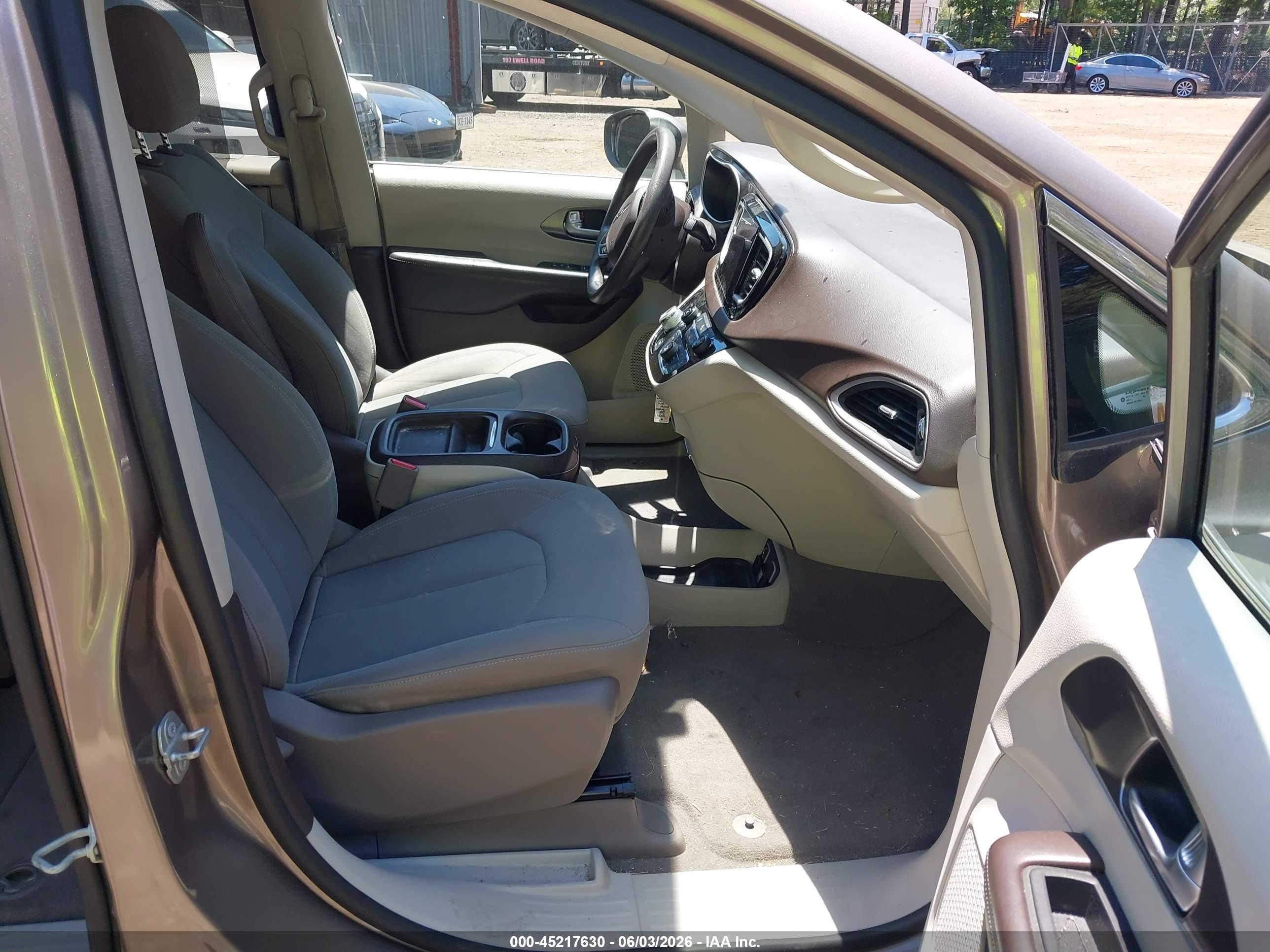 2017 CHRYSLER PACIFICA TOURING PLUS