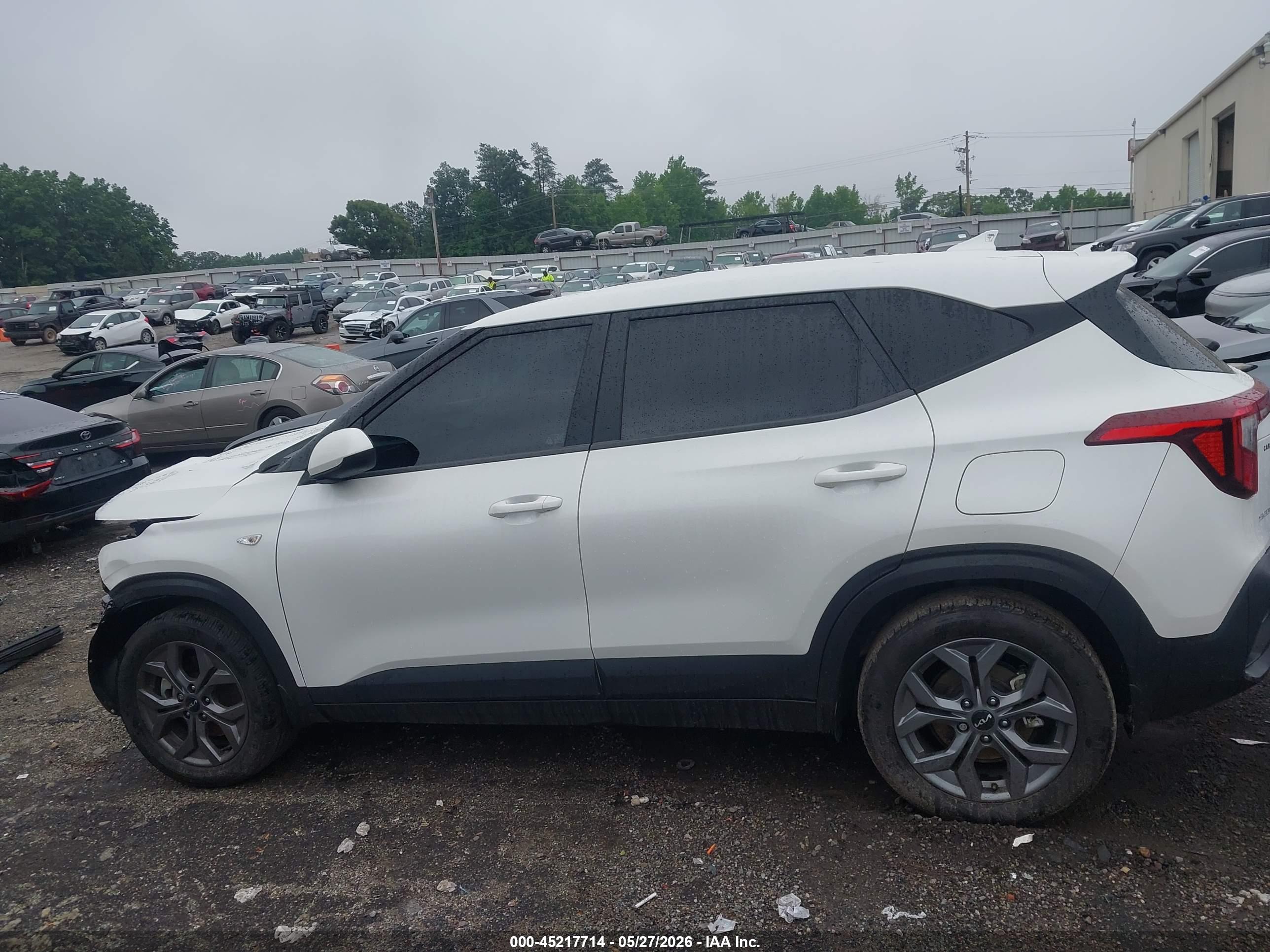2024 KIA SELTOS LX