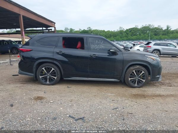 2021 TOYOTA HIGHLANDER XSE