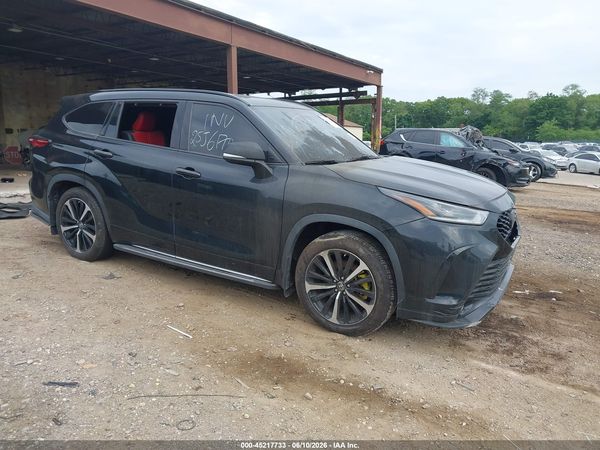 2021 TOYOTA HIGHLANDER XSE