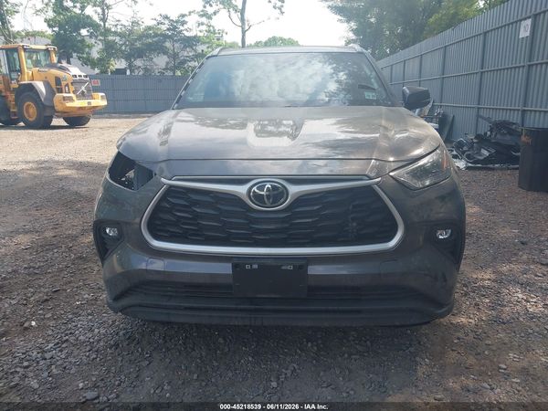 2024 TOYOTA HIGHLANDER XLE