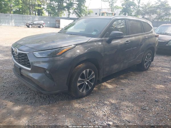 2024 TOYOTA HIGHLANDER XLE