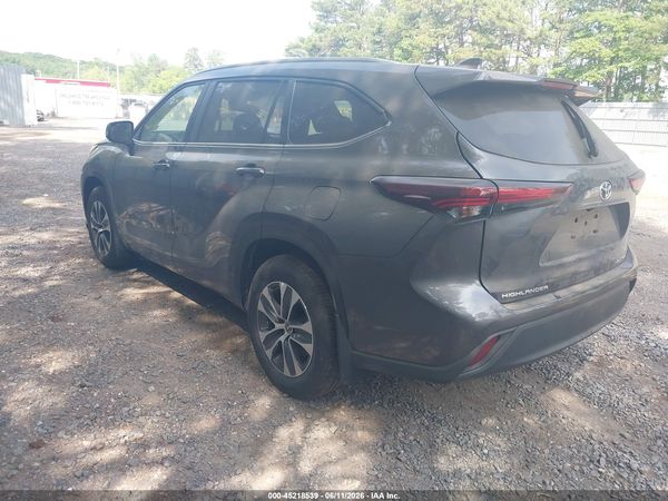 2024 TOYOTA HIGHLANDER XLE