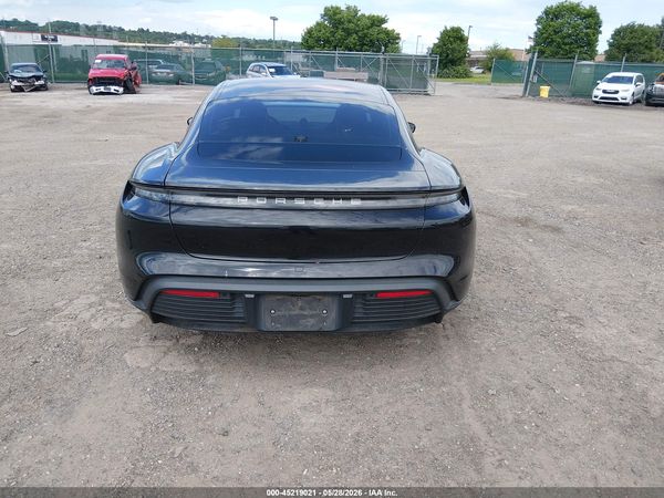 2021 PORSCHE TAYCAN