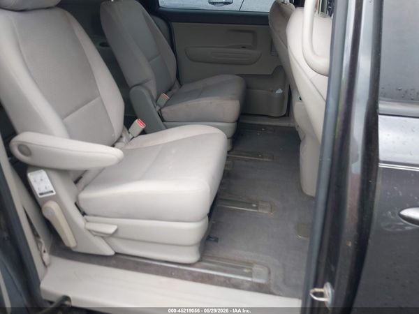2016 KIA SEDONA LX