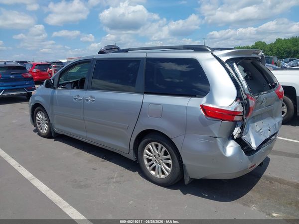 2015 TOYOTA SIENNA XLE 8 PASSENGER — I3
