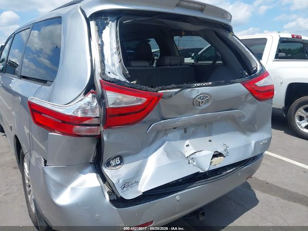 2015 TOYOTA SIENNA XLE 8 PASSENGER — I6
