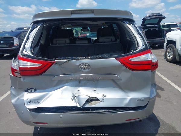 2015 TOYOTA SIENNA XLE 8 PASSENGER — I119