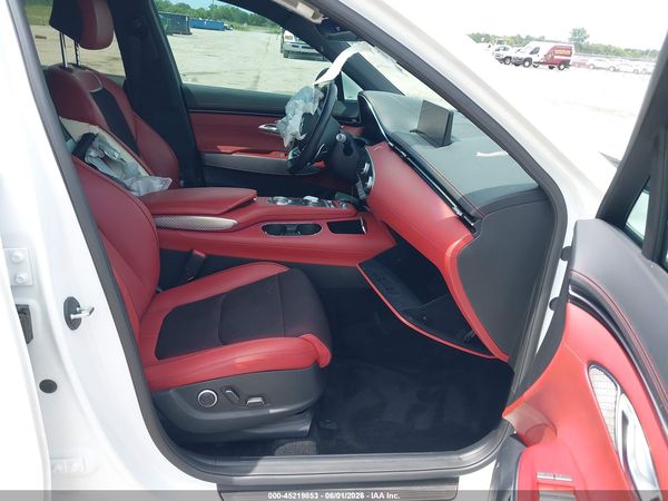 2025 GENESIS GV70 2.5T AWD