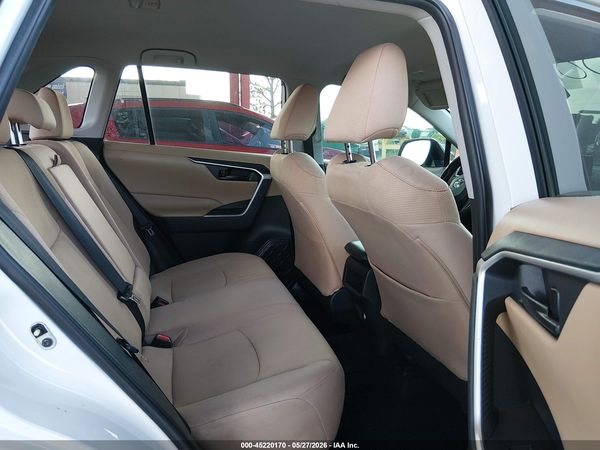 2019 TOYOTA RAV4 LE