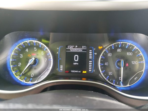 2023 CHRYSLER VOYAGER LX
