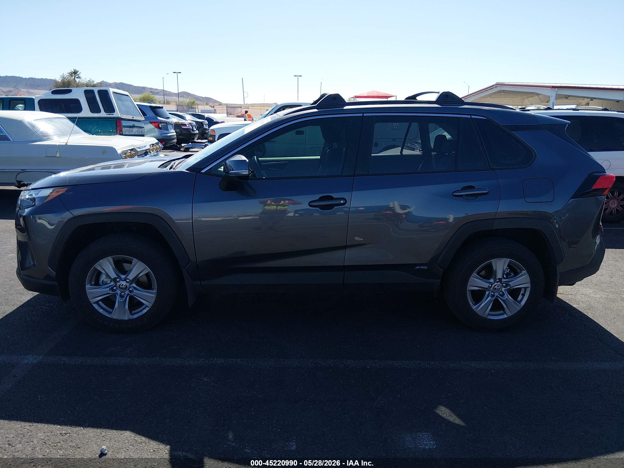 2025 TOYOTA RAV4 HYBRID XLE
